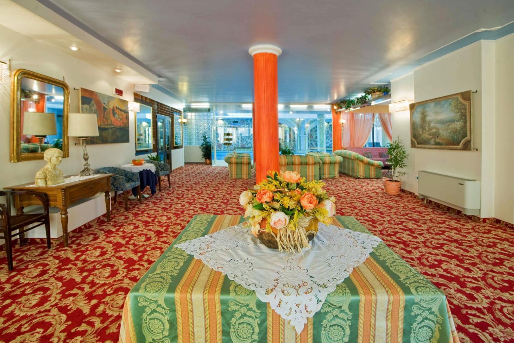 סלסומאג'יורה טרמה Hotel Ferrari מראה חיצוני תמונה