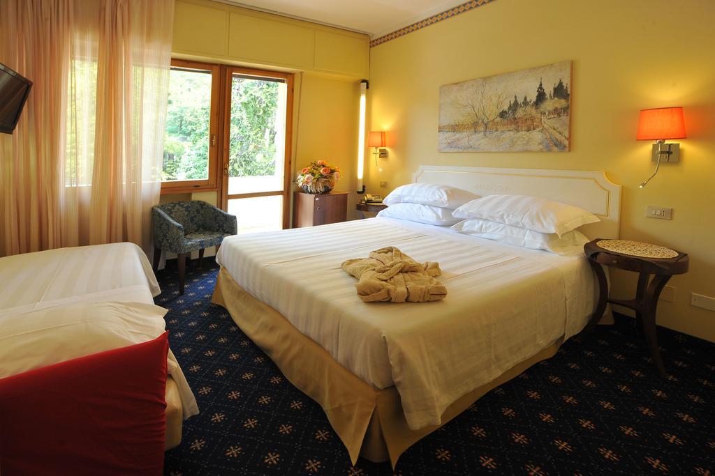 סלסומאג'יורה טרמה Hotel Ferrari מראה חיצוני תמונה