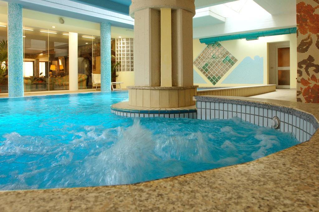סלסומאג'יורה טרמה Hotel Ferrari מראה חיצוני תמונה