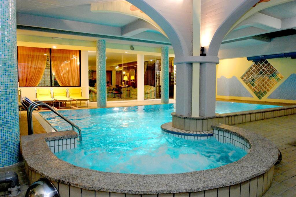 סלסומאג'יורה טרמה Hotel Ferrari מראה חיצוני תמונה