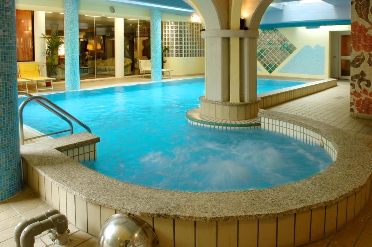 סלסומאג'יורה טרמה Hotel Ferrari מראה חיצוני תמונה