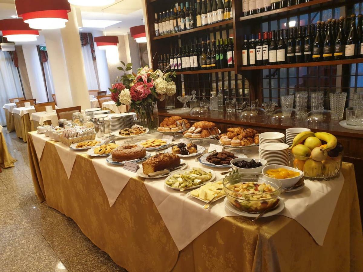 סלסומאג'יורה טרמה Hotel Ferrari מראה חיצוני תמונה