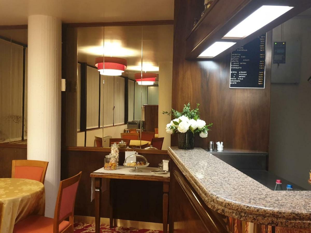 סלסומאג'יורה טרמה Hotel Ferrari מראה חיצוני תמונה